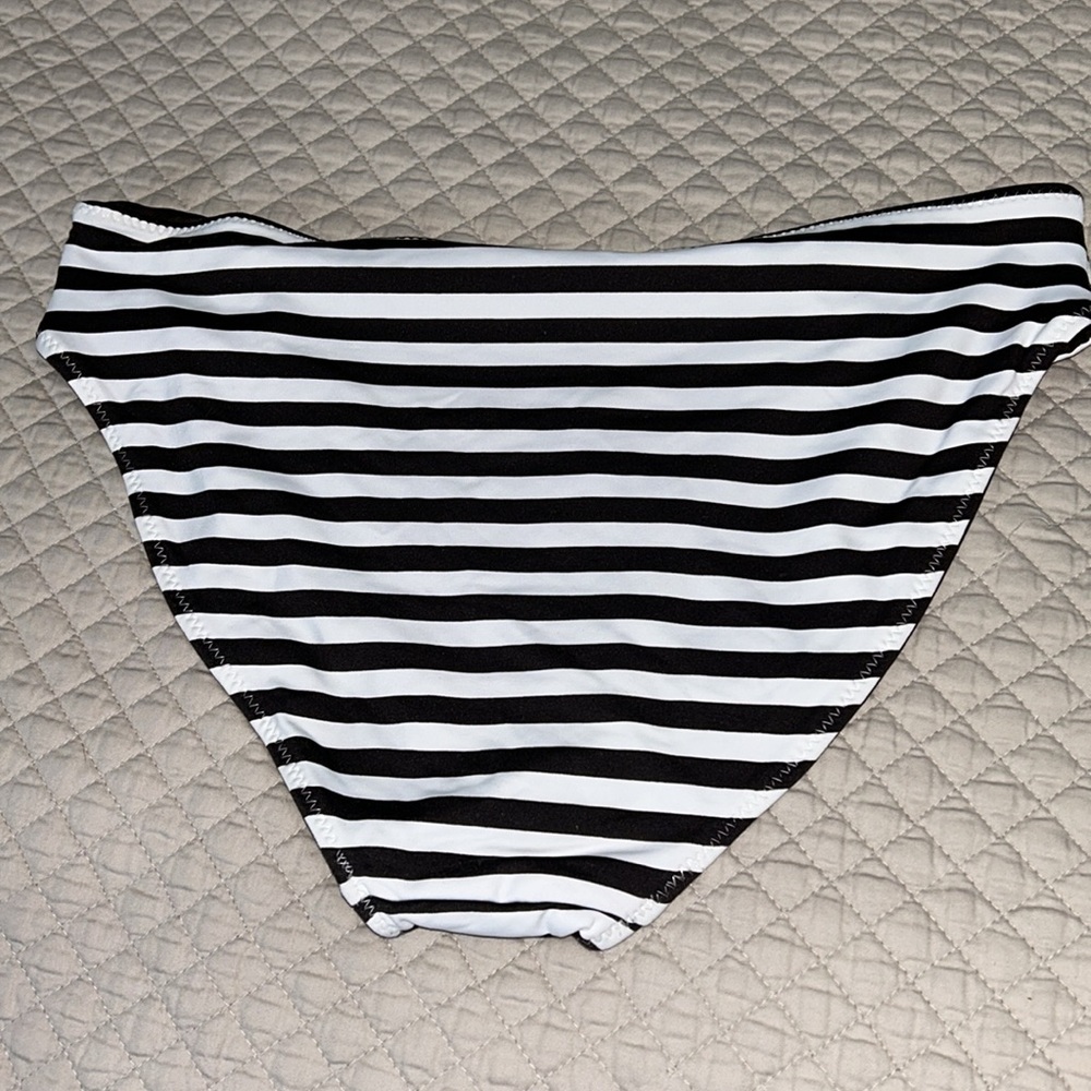 Tommy Bahama Breaker Bay shirred side reversible bikini bottom - Large - New - Picture 4 of 5